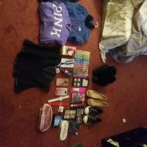 Ugg boots. Coach shoes pumps noth face hoodie .